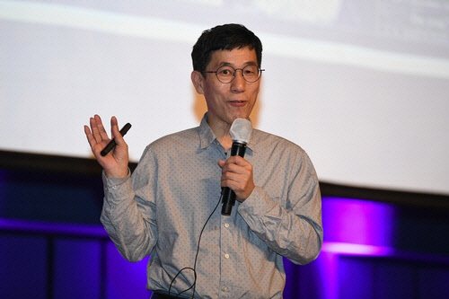 특강하는 진중권 교수[영남일보 제공]